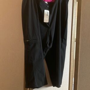 Chicos zenergy Black Cargo Pants/capris  2 NWT